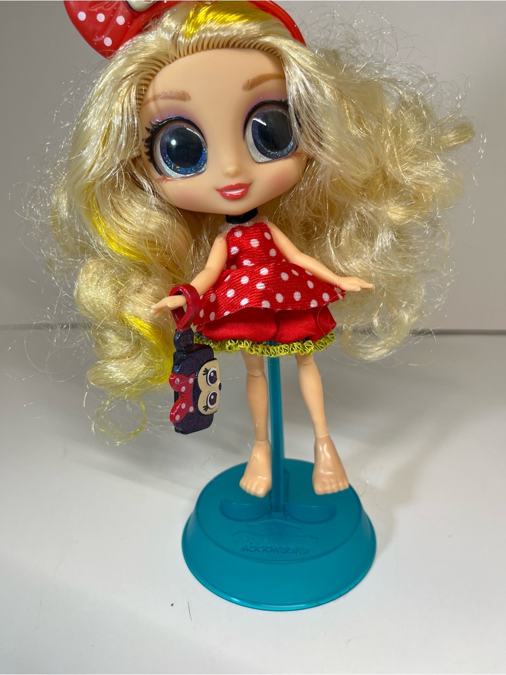 Disney Doorables Minnie Mouse Zoe Superfan Doll 2023 Adoorbs Classic Crew Chain - Picture 3 of 12